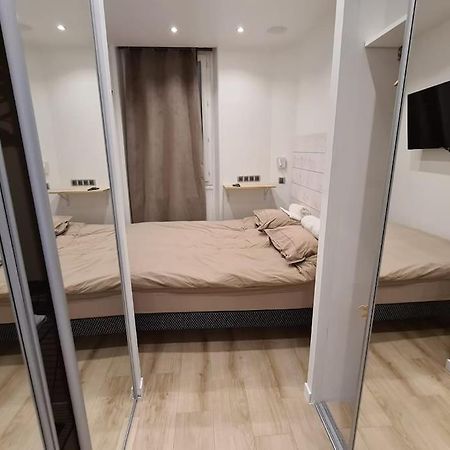 Appartamento Suresnes : 2 Pieces Cosy Esterno foto