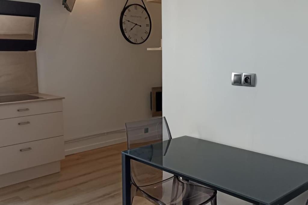 Appartamento Suresnes : 2 Pieces Cosy Esterno foto